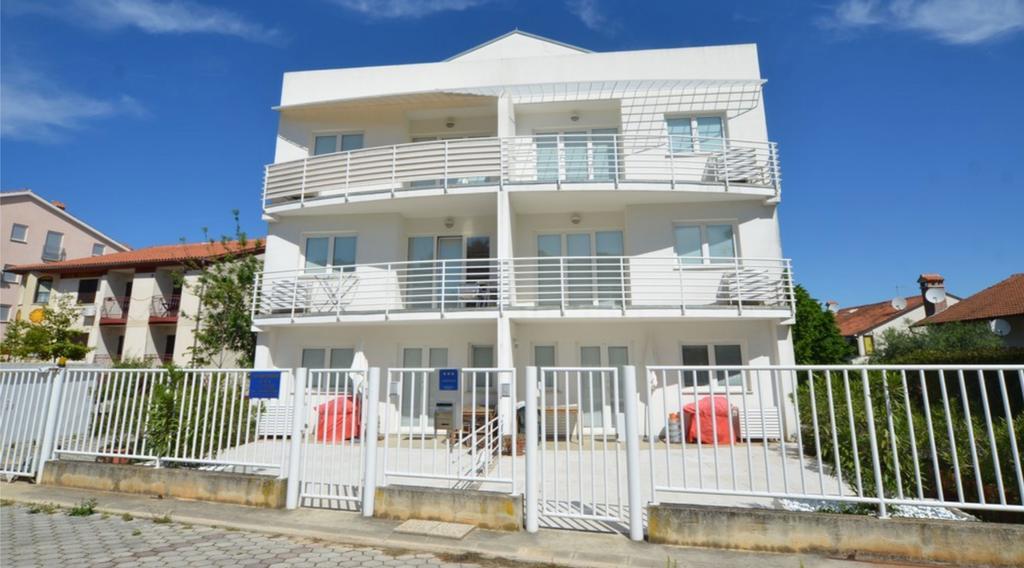 Apartment Finn โรวีน ภายนอก รูปภาพ
